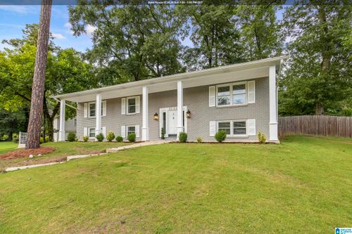 2301 Crossgate Trl, VESTAVIA HILLS, AL, 35216-4203 | Card Image