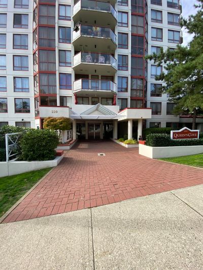 402 - 220 11th St, Condo with 2 bedrooms, 2 bathrooms and 1 parking in New Westminster BC | Image 2