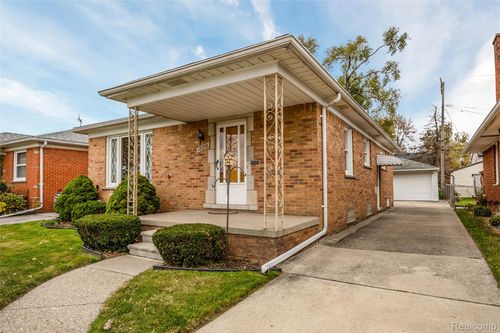 18258 Empire Ave, Eastpointe, MI, 48021-2608 | Card Image