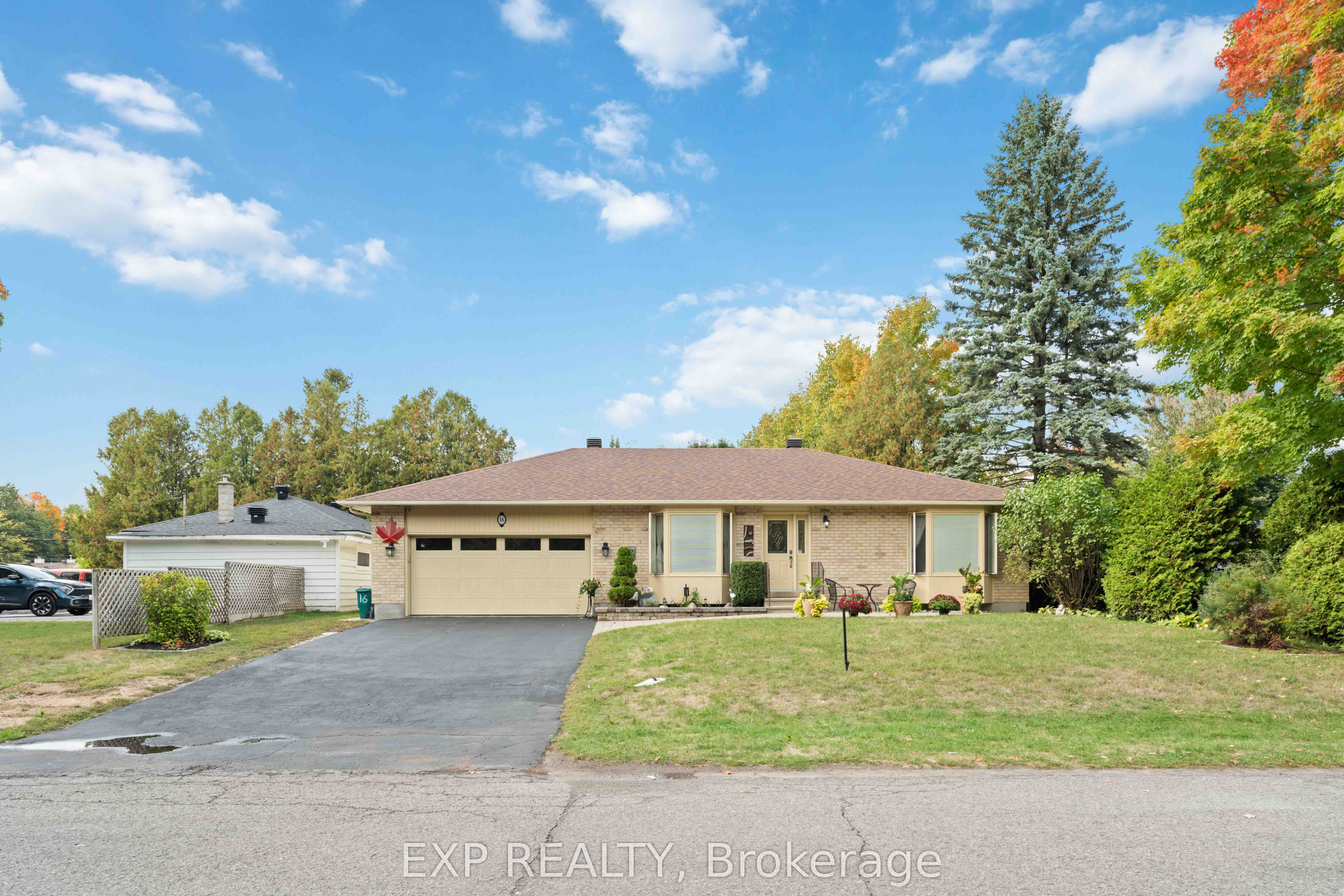 Residential in Stittsville - Munster - Richmond