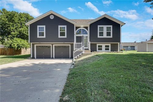 405 S Monroe St, Raymore, MO, 64083-9721 | Card Image