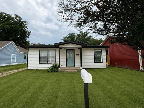 1016 W Crawford St, Denison, TX, 75020-4330 | Card Image