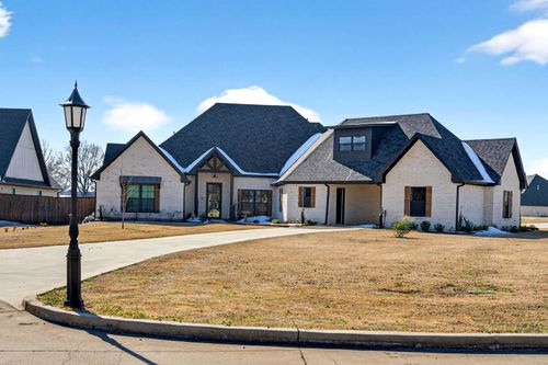 130 Winners Cir, Longview, TX, 75602-0005 | Card Image