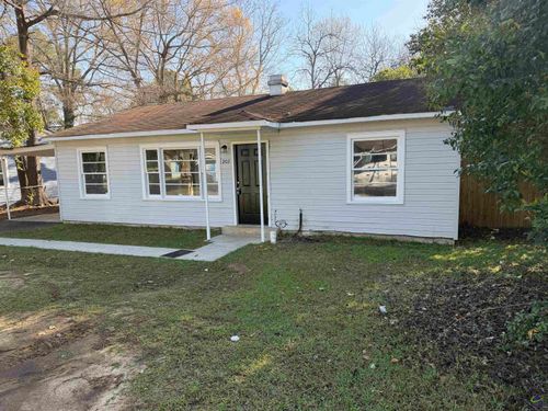 202 Ruzelle St, Warner Robins, GA, 31093-1923 | Card Image