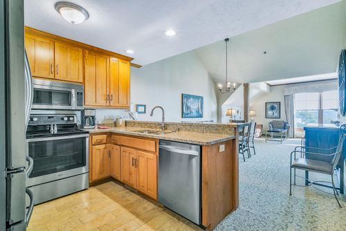 101 Osthoff Ave, Elkhart Lake, WI, 53020-1976 | Card Image