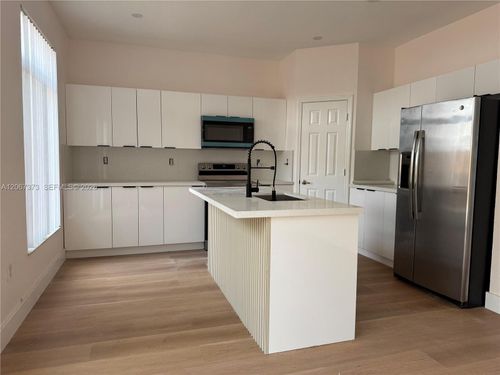 5606 Nw 112th Psge, Doral, FL, 33178 | Card Image