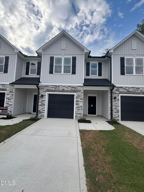 608 S Blackmon St, Benson, NC, 27504-1802 | Card Image