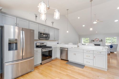 9 Springfield Dr, East Hampstead, NH, 03826-3207 | Card Image