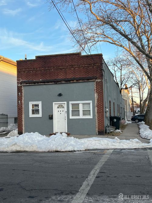 206 Sherman St, Perth Amboy, NJ, 08861-4525 | Card Image