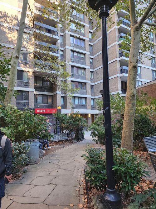 24d-77 Fulton St, New York, NY, 10038-1823 | Card Image