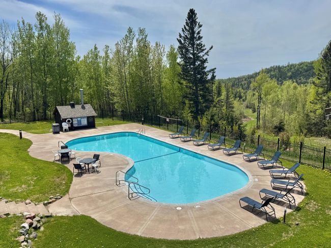 Outdoor Pool.jpg | Image 15