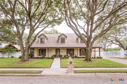 203 Champions Row, Victoria, TX, 77904-3314 | Card Image
