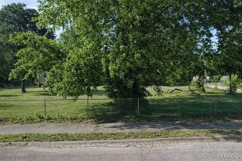 4788 Forest Blvd, East Saint Louis, IL, 62204 | Card Image