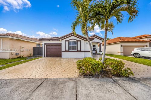 7972 Nw 198th St, Hialeah, FL, 33015-6378 | Card Image