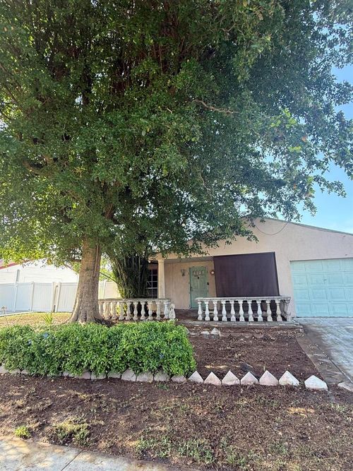 10685 Bobbie Ln, Royal Palm Beach, FL, 33411-3042 | Card Image