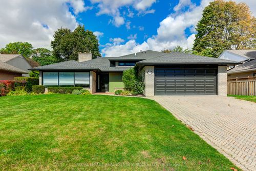 75 Ravensbourne Cres, Etobicoke, ON, M9A2B1 | Card Image