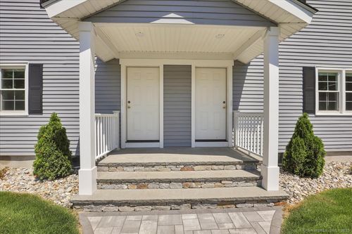 72 Tunxis St, Windsor, CT, 06095-1332 | Card Image
