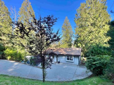 6018 Fairway Ave, House other with 4 bedrooms, 3 bathrooms and 3 parking in Sechelt BC | Image 2