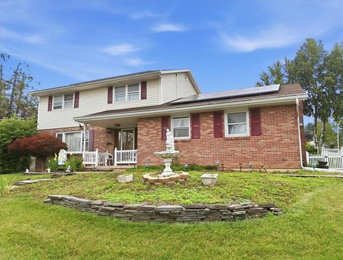 3303 Barklay Rd, Whitehall, PA, 18052-3536 | Card Image