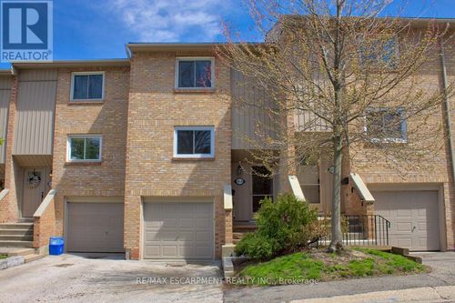4-63 Fonthill Road, Hamilton (Fessenden), ON, L9C6T1 | Card Image