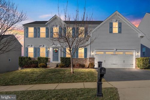 12 William Albert Way, LOVETTSVILLE, VA, 20180-8551 | Card Image