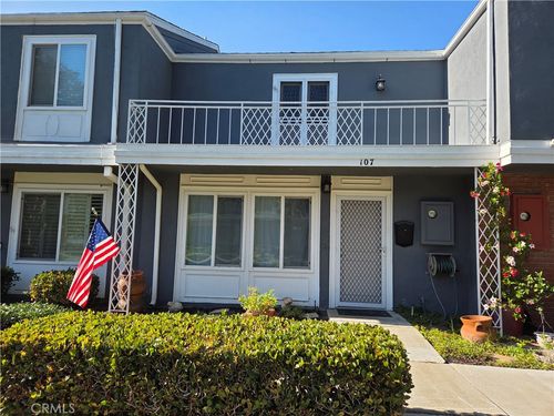 107 Morristown Ln, Costa Mesa, CA, 92626-6534 | Card Image