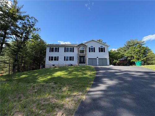 135 Tannenbaum Way, Henryville, PA, 18332-7883 | Card Image