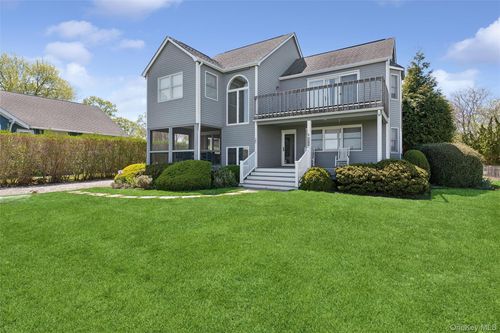 145 Sterling St, Greenport, NY, 11944-1435 | Card Image