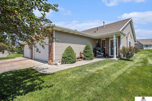 618 Carlton Dr, Lincoln, NE, 68512-2305 | Card Image