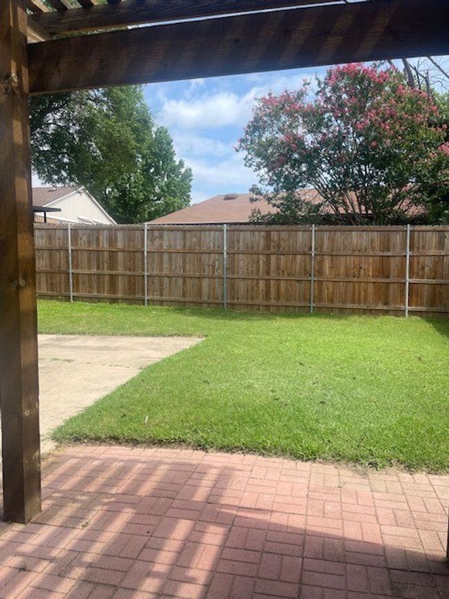 Nice big back yard for your enjoyment | Image 5