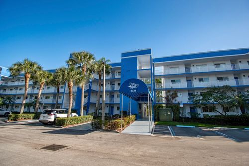 301-4734 Lucerne Lakes Blvd E, Greenacres, FL, 33467-8926 | Card Image