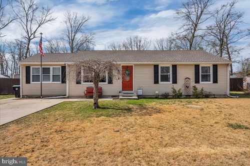 4 Pin Oak Dr, ATCO, NJ, 08004-2640 | Card Image