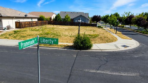 2700 Liberty Drive, Woodland, CA, 95776 | Card Image