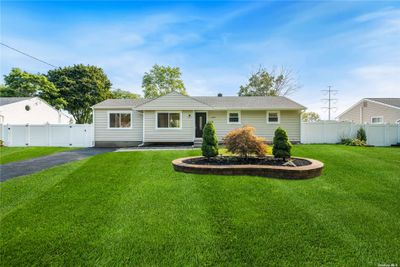 2907 Connecticut Avenue, House other with 4 bedrooms, 1 bathrooms and null parking in Medford NY | Image 1