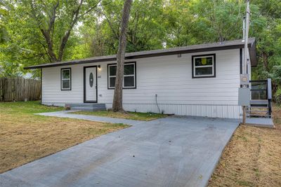 View of front of property featuring a front yard | Image 2