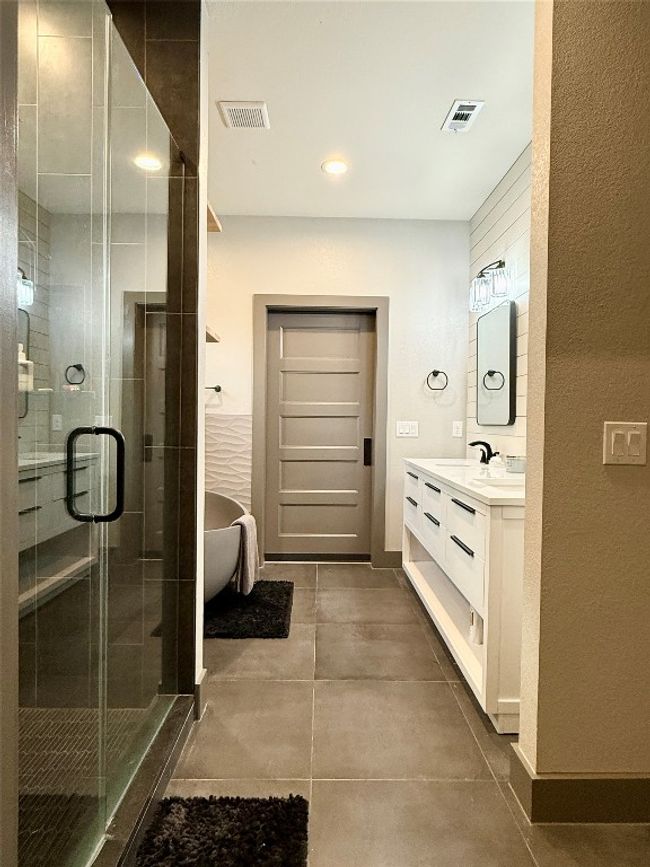 900 Daviot Dr, House other with 3 bedrooms, 2 bathrooms and null parking in Briarcliff TX | Image 22