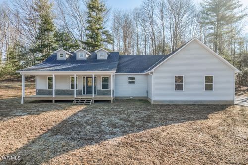 1105 Laurelwood Ln, Mountain City, TN, 37683-8117 | Card Image