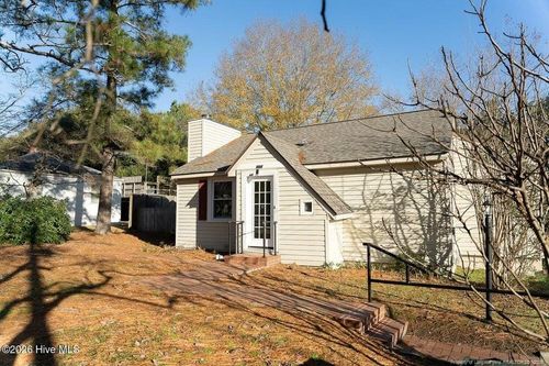 904 W Saunders Ave, Aberdeen, NC, 28315-1923 | Card Image
