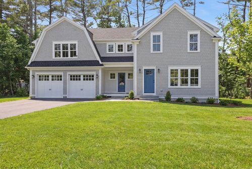 20 Brewster St, Duxbury, MA, 02332-5212 | Card Image