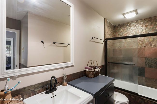 224 Granite Ridge Rd E, House other with 3 bedrooms, 2 bathrooms and null parking in Sandpoint ID | Image 25