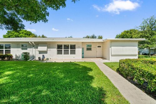 c-7376 W Oakridge Cir, Lantana, FL, 33462-5318 | Card Image