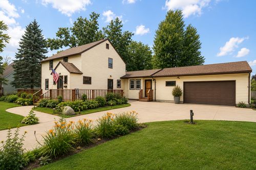 2209 6th St Nw, Austin, MN, 55912-1829 | Card Image