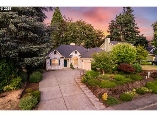 215 Ames Ct, Silverton, OR, 97381-1874 | Card Image