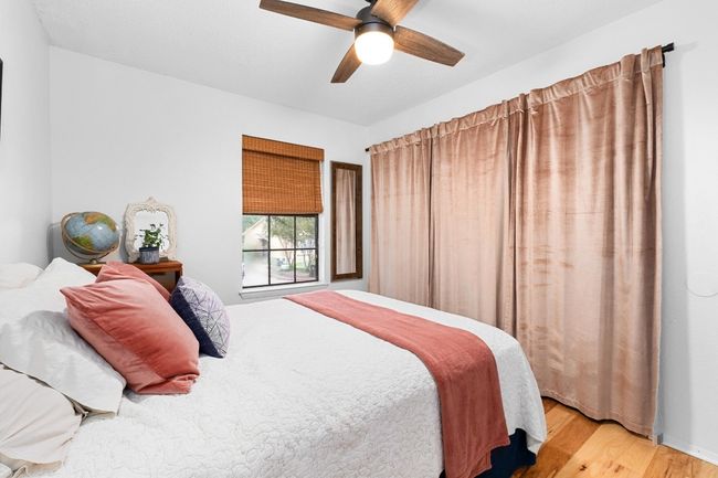 Bedroom with large closet | Image 16