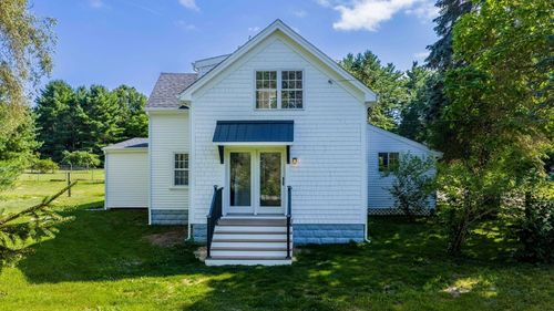 18 Brown St, Wareham, MA, 02571-1805 | Card Image