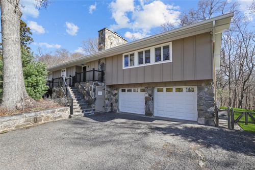 12 Skytop Dr, Katonah, NY, 10536-2621 | Card Image