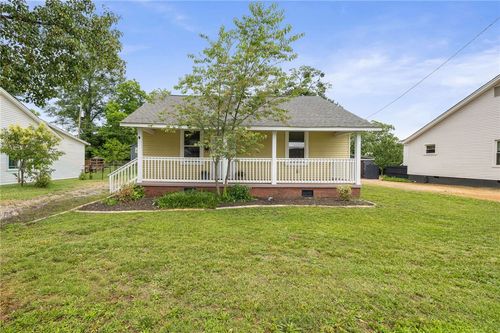 16 Saco St, Greenville, SC, 29611-4717 | Card Image