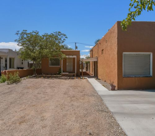205 Stanford Dr Se, Albuquerque, NM, 87106-3576 | Card Image