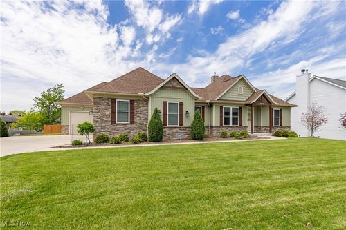 17552 Woodlawn Ct, Strongsville, OH, 44149-5905 | Card Image