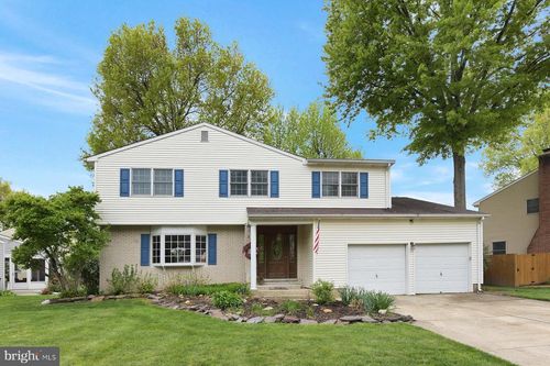 15 Lannigan Dr, LAWRENCE TOWNSHIP, NJ, 08648-3749 | Card Image